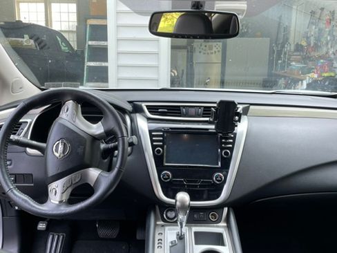 Used 2018 Nissan Murano SL w/ Moonroof Package AWD/4WD image 2
