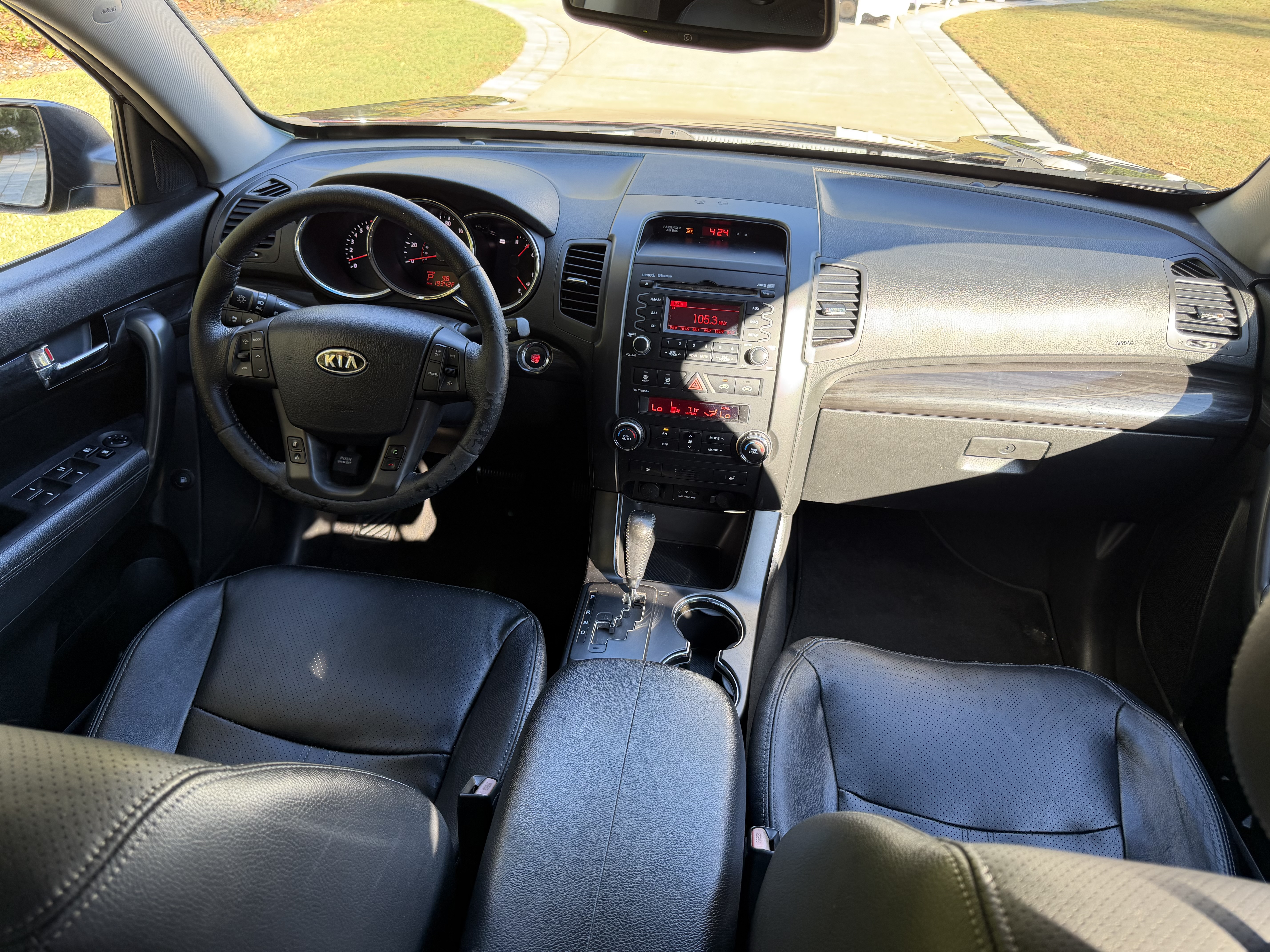 Used 2011 Kia Sorento EX w/ Premium Pkg FWD image 11