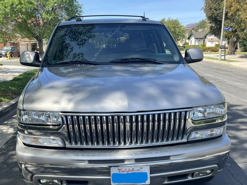 Used 2004 Chevrolet Tahoe LT w/ LT Preferred Equipment Group image 1