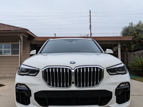Used 2019 BMW X5 xDrive40i w/ M Sport Package image 12