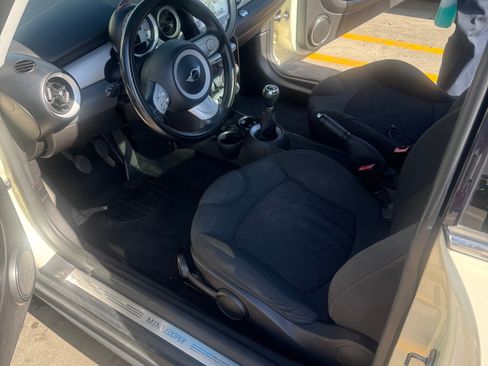 Used 2010 MINI Cooper Hardtop FWD image 12