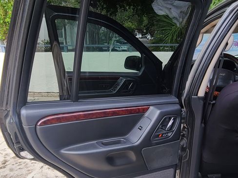 Used 2004 Jeep Grand Cherokee Limited image 15