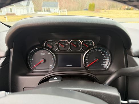 Used 2019 Chevrolet Suburban LT image 9