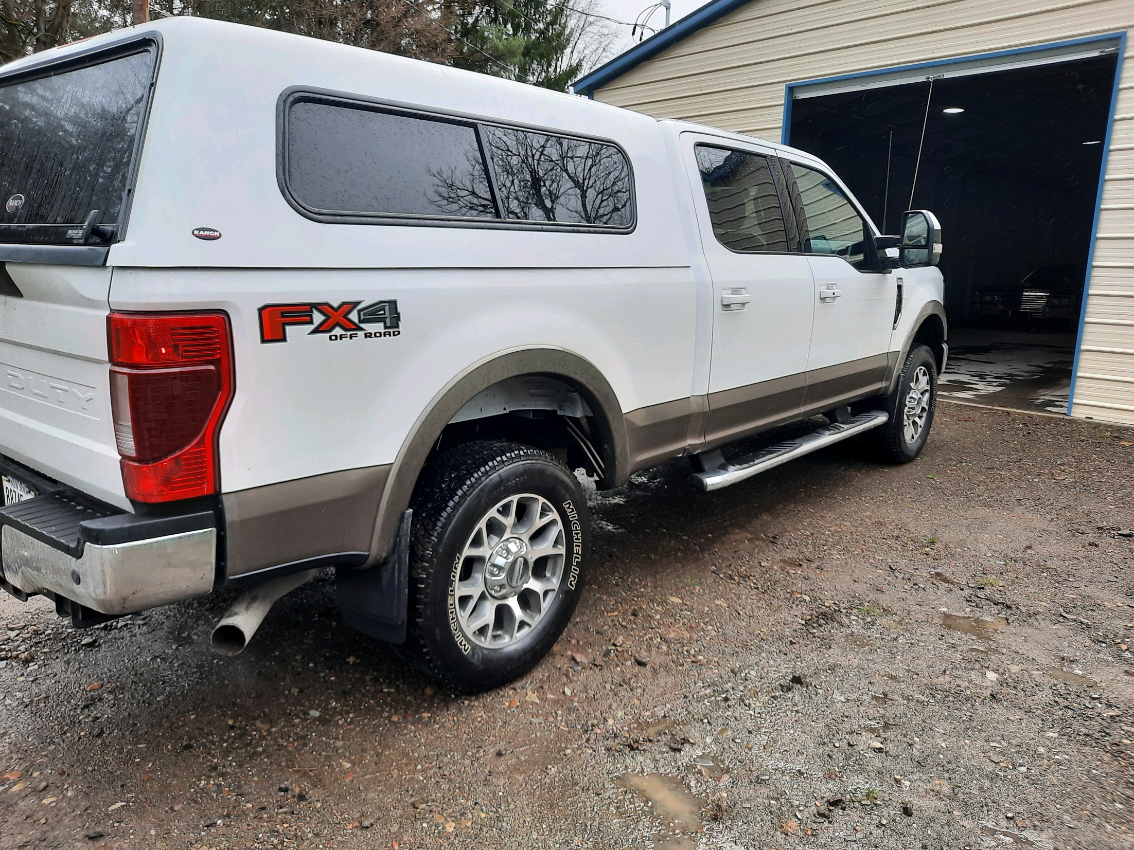 Used 2022 Ford F350 Lariat w/ Lariat Ultimate Package AWD/4WD image 5