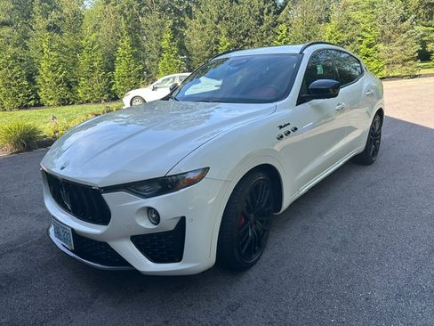 Used 2022 Maserati Levante Modena AWD/4WD image 5