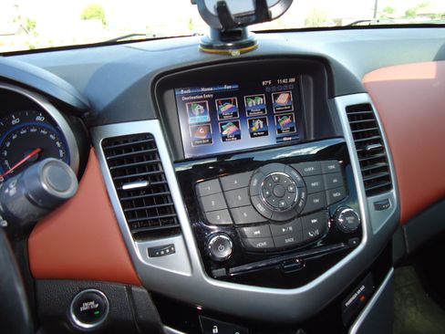 Used 2013 Chevrolet Cruze LT image 13