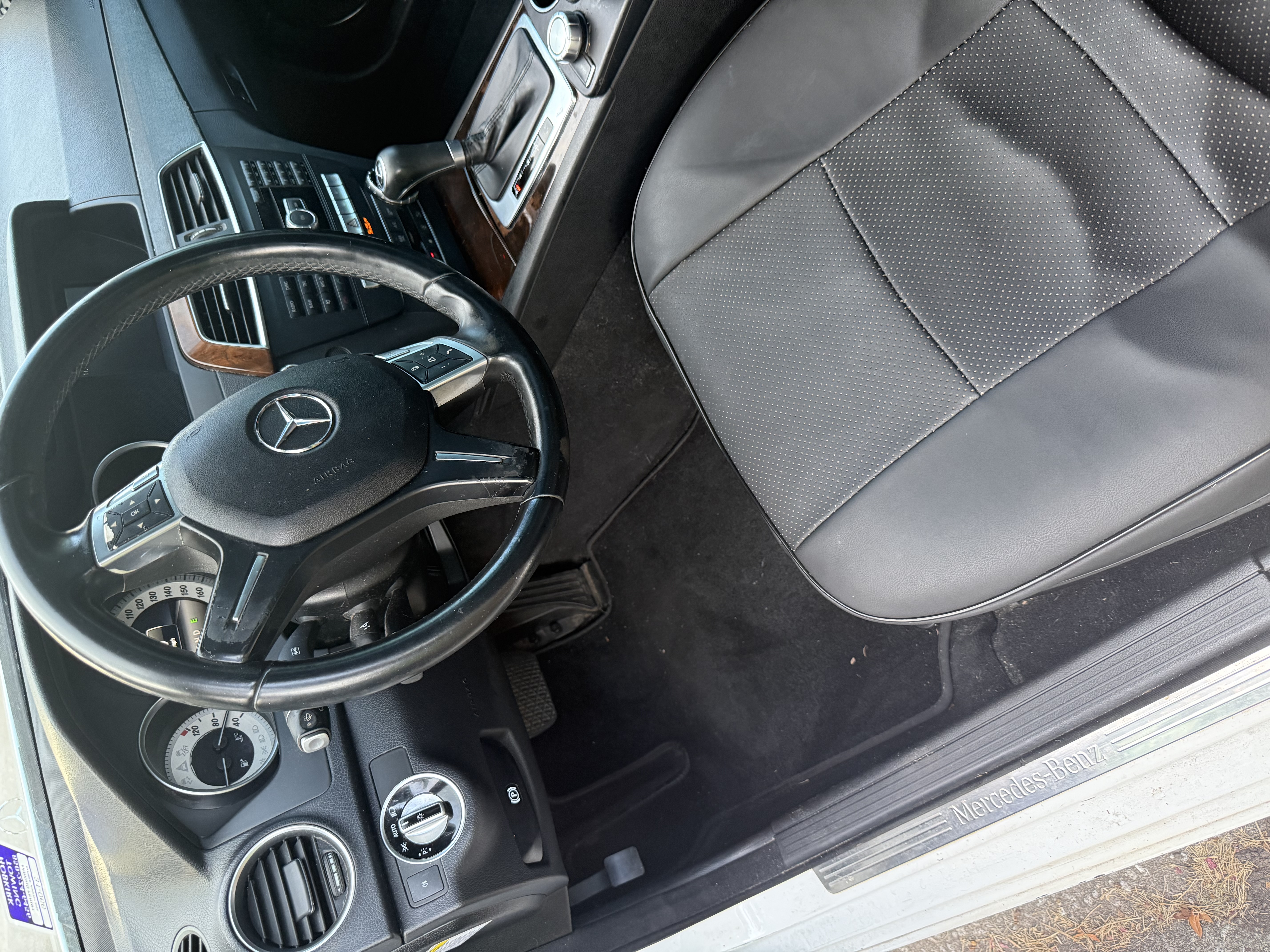 Used 2014 Mercedes-Benz C 250 Sedan image 4