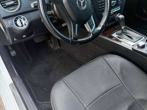 Used 2014 Mercedes-Benz C 250 Sedan image 4