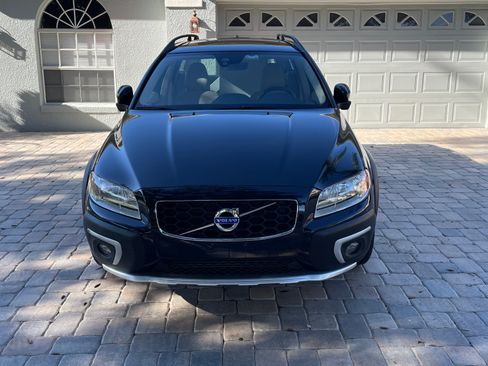 Used 2015 Volvo XC70 T6 image 2