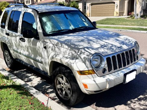 Used 2005 Jeep Liberty Limited RWD image 5