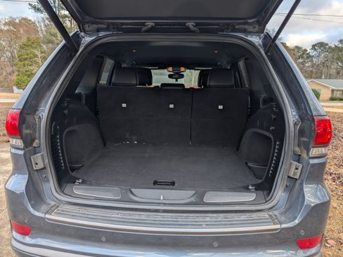 Used 2019 Jeep Grand Cherokee Limited X image 10