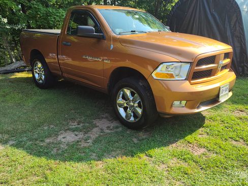 Used 2012 RAM 1500 Express image 1