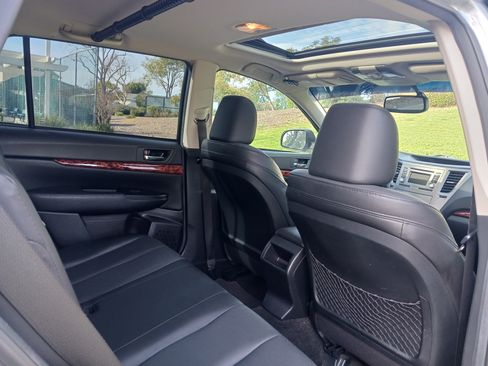 Used 2012 Subaru Outback 3.6R Limited w/ Moonroof Pkg image 11