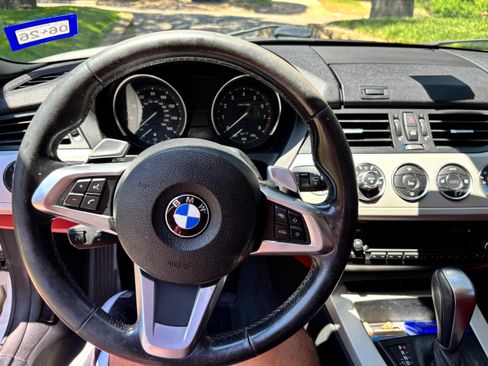 Used 2011 BMW Z4 sDrive30i image 15