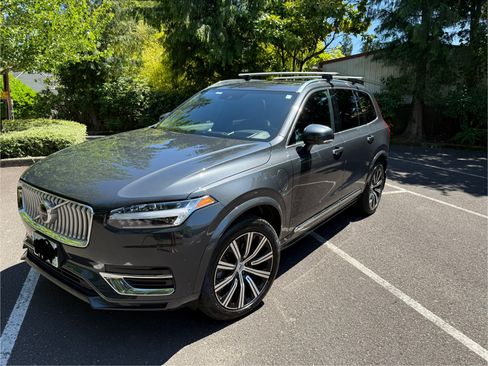 Used 2021 Volvo XC90 T8 Inscription image 2