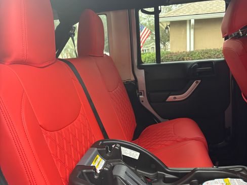 Used 2016 Jeep Wrangler Unlimited Sahara w/ Connectivity Group image 6