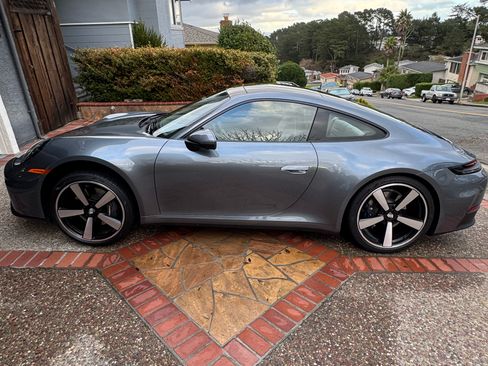 Used 2025 Porsche 911 Carrera image 10