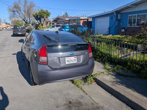 Used 2015 Toyota Prius Two image 4