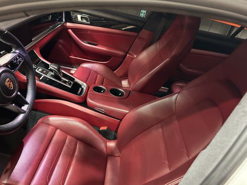 Used 2017 Porsche Panamera Turbo image 24