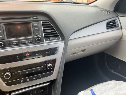 Used 2015 Hyundai Sonata SE w/ Option Group 09 image 12