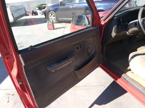 Used 1997 Toyota Tacoma 2WD Regular Cab image 11