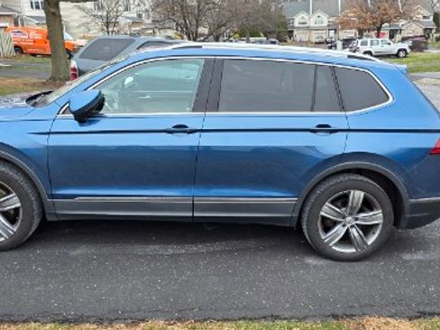 Used 2019 Volkswagen Tiguan SEL Premium w/ 3rd Row Seat Package image 2