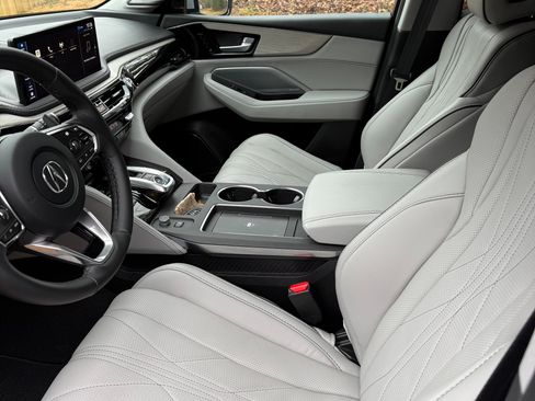 Used 2025 Acura MDX SH-AWD w/ Advance Package image 6