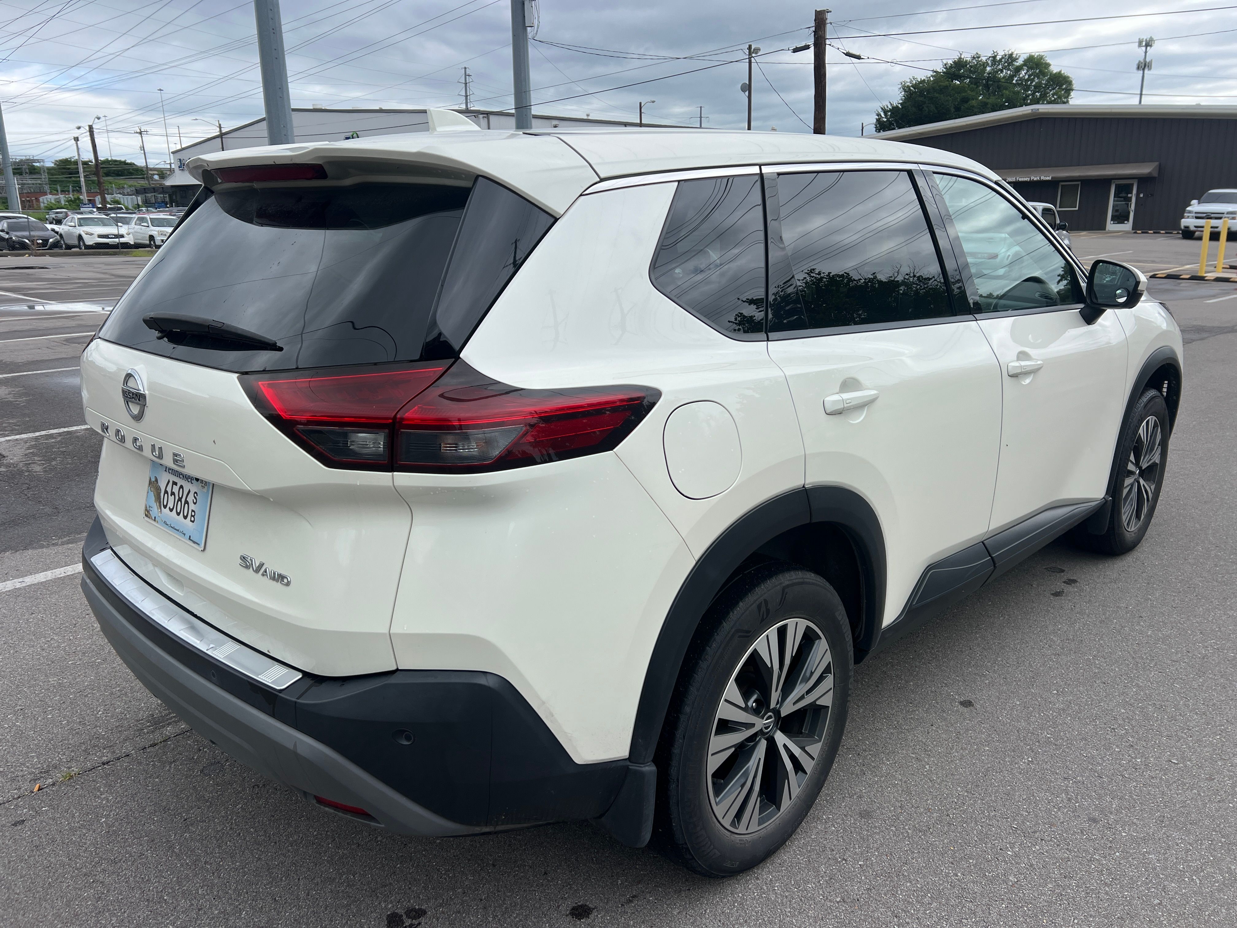 Used 2021 Nissan Rogue SV AWD/4WD image 2