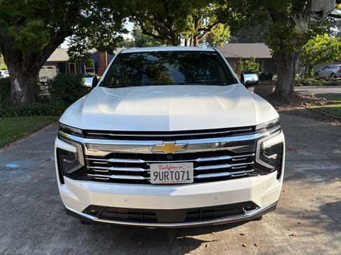 Used 2025 Chevrolet Tahoe Premier AWD/4WD image 6