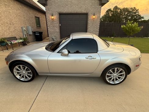 Used 2008 MAZDA MX-5 Miata Grand Touring RWD image 1
