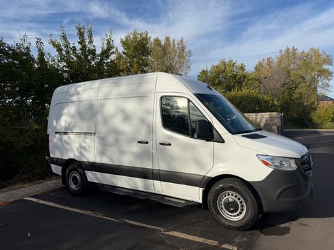 Used 2021 Mercedes-Benz Sprinter 2500 image 19