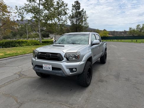 Used 2014 Toyota Tacoma PreRunner w/ TRD Sport Package RWD image 6