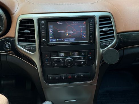 Used 2012 Jeep Grand Cherokee Overland Summit RWD image 11