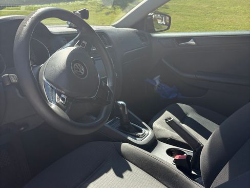 Used 2015 Volkswagen Jetta S image 6
