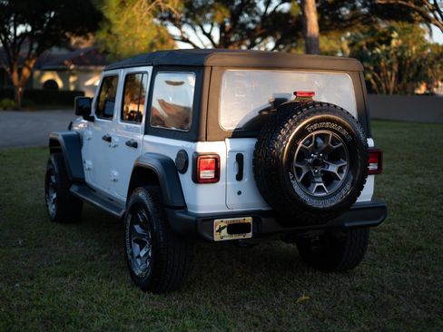 Used 2018 Jeep Wrangler Unlimited Sport image 8
