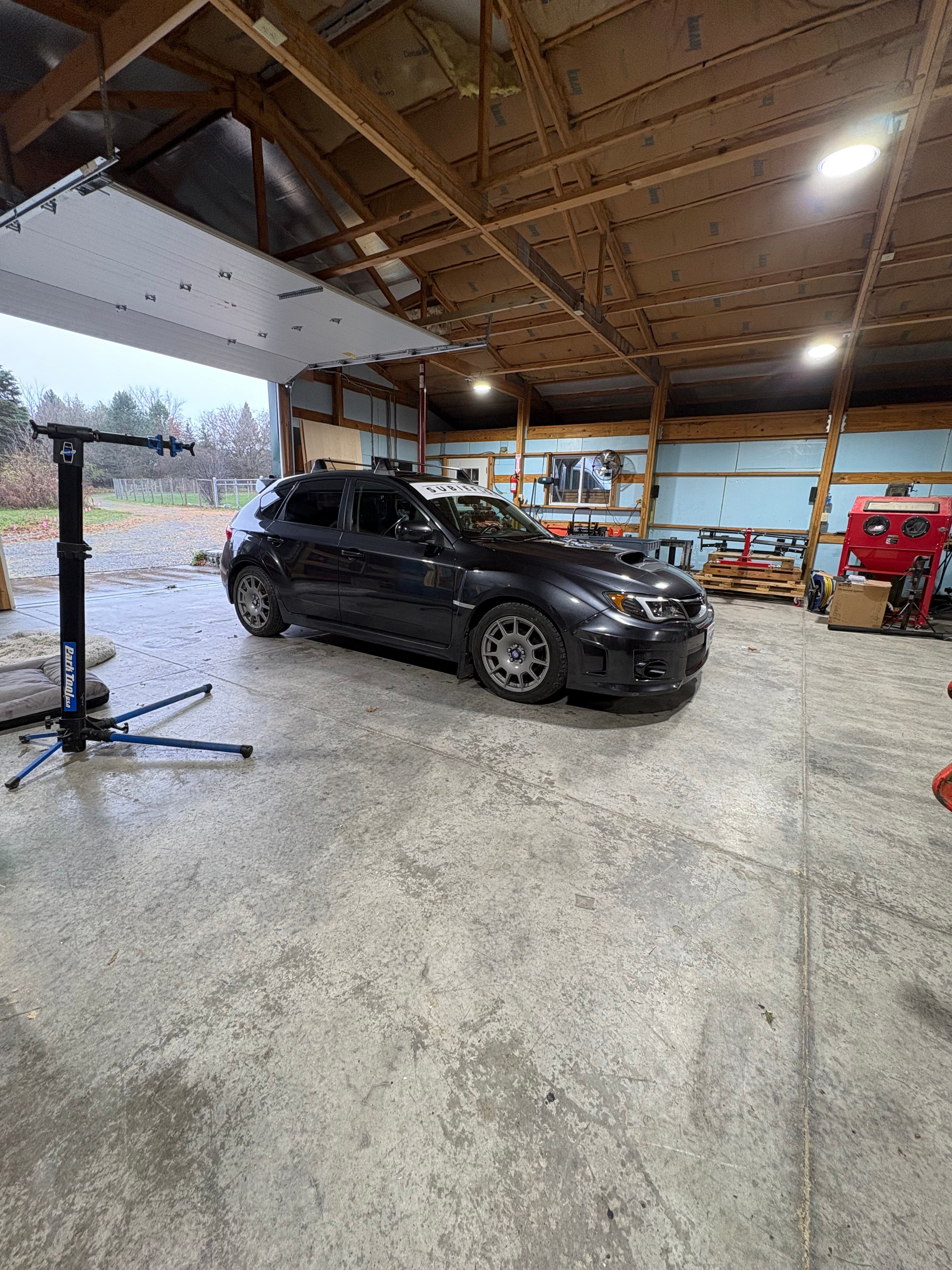 Used 2011 Subaru Impreza WRX Premium AWD/4WD image 9