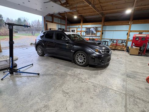 Used 2011 Subaru Impreza WRX Premium AWD/4WD image 9