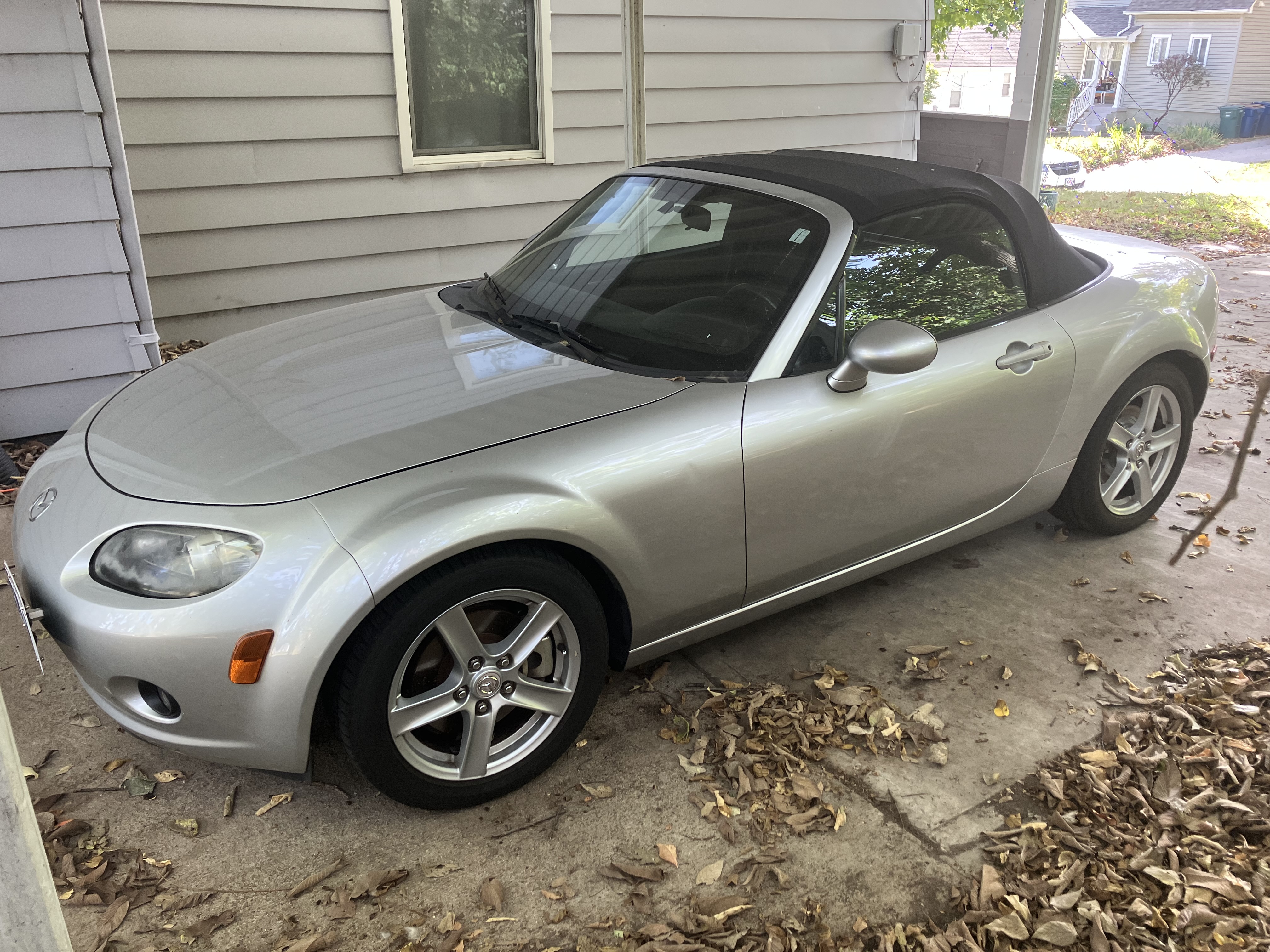 Used 2006 MAZDA MX-5 Miata Touring RWD image 11