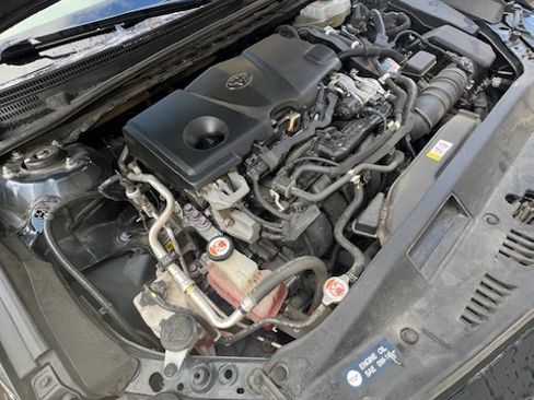 Used 2019 Toyota Camry LE image 14