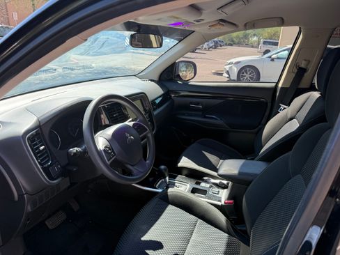 Used 2019 Mitsubishi Outlander ES FWD image 5
