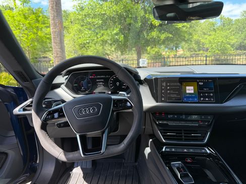 Used 2024 Audi e-tron GT Premium Plus image 10