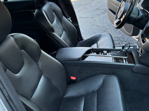 Used 2019 Volvo XC90 T6 Momentum w/ Advanced Package image 5