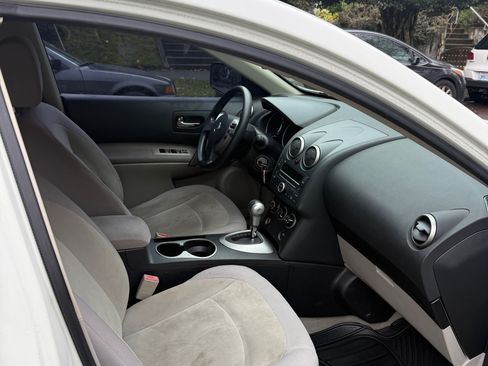 Used 2010 Nissan Rogue S w/ 360 Degree Value Pkg image 11