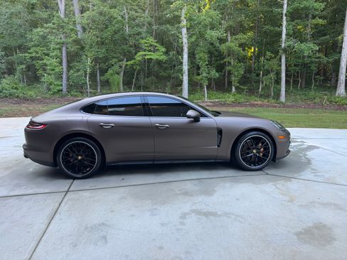 Used 2018 Porsche Panamera image 14