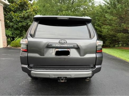 Used 2020 Toyota 4Runner TRD Off-Road Premium w/ Moonroof Package AWD/4WD image 4
