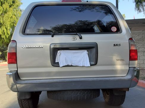 Used 2000 Toyota 4Runner SR5 image 2