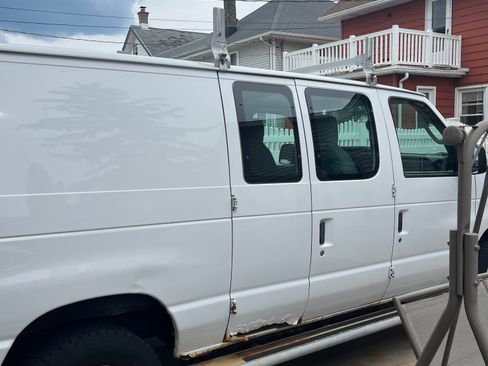 Used 2013 Ford E-250 and Econoline 250 w/ PWR Group RWD image 6