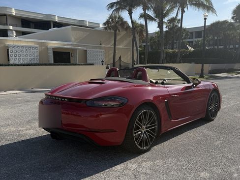 Used 2017 Porsche 718 Boxster S RWD image 14
