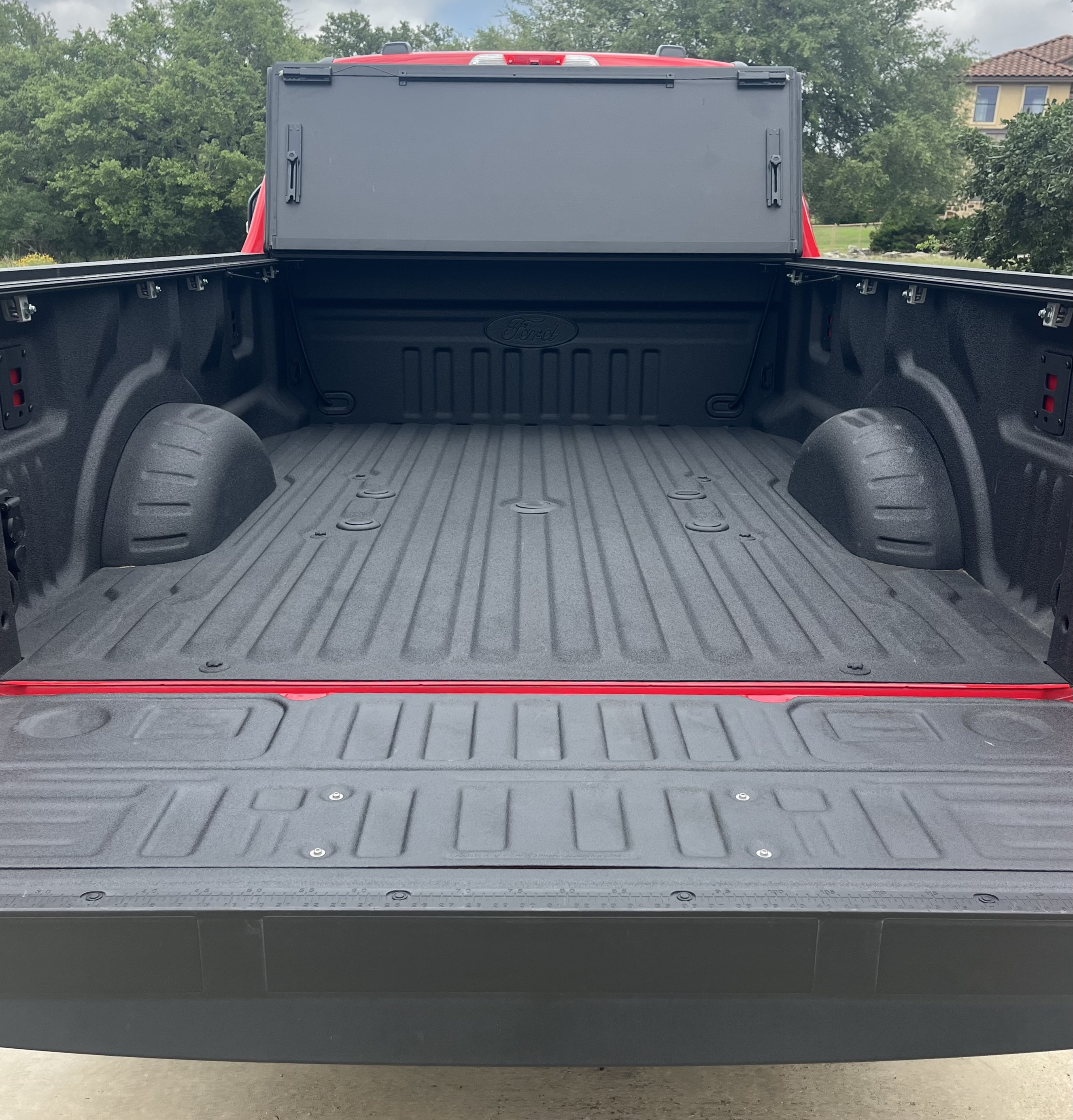 Used 2025 Ford F350 XLT w/ Black Appearance Package AWD/4WD image 8