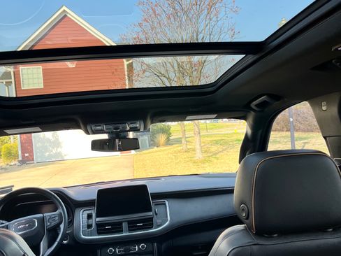 Used 2022 GMC Yukon XL AT4 image 9